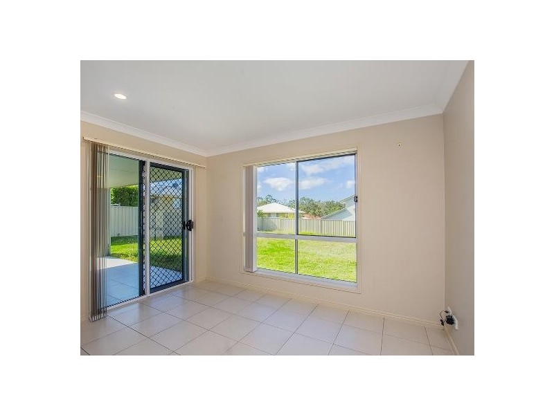 8 Caragh, Oxenford QLD 4210