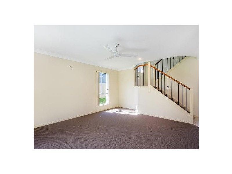 8 Caragh, Oxenford QLD 4210