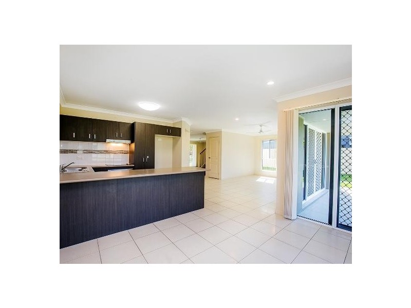 8 Caragh, Oxenford QLD 4210