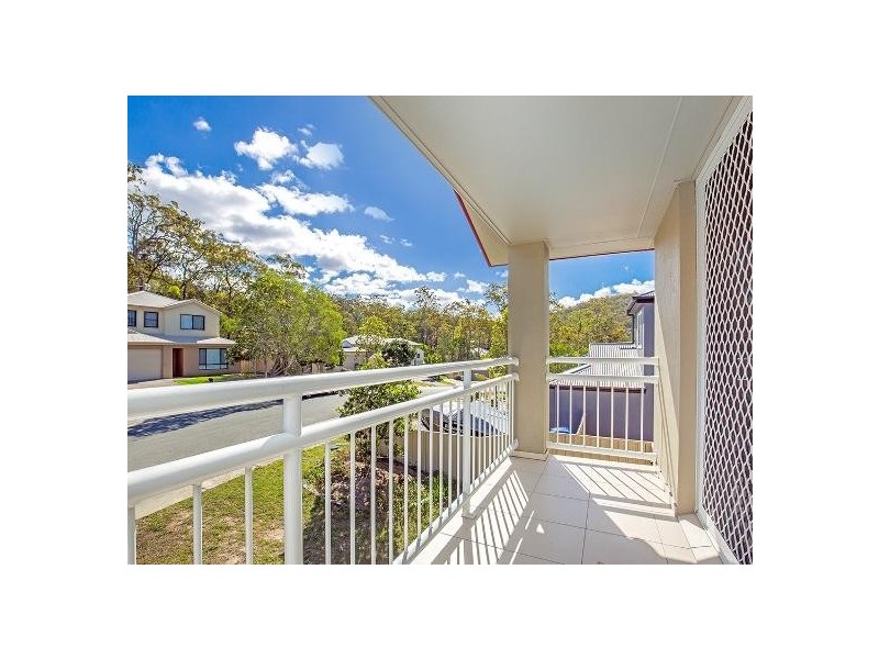 8 Caragh, Oxenford QLD 4210