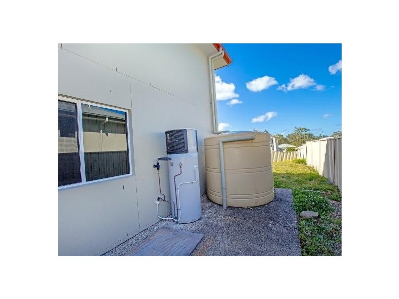 8 Caragh, Oxenford QLD 4210