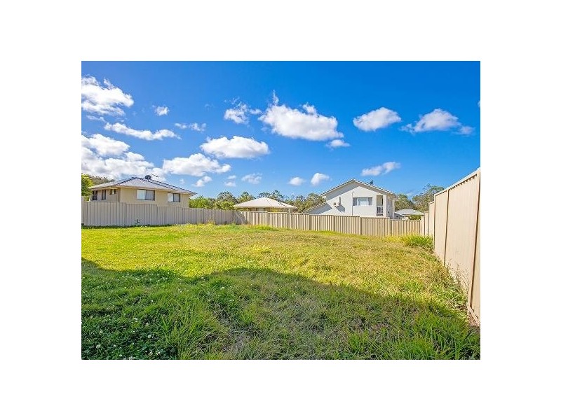 8 Caragh, Oxenford QLD 4210
