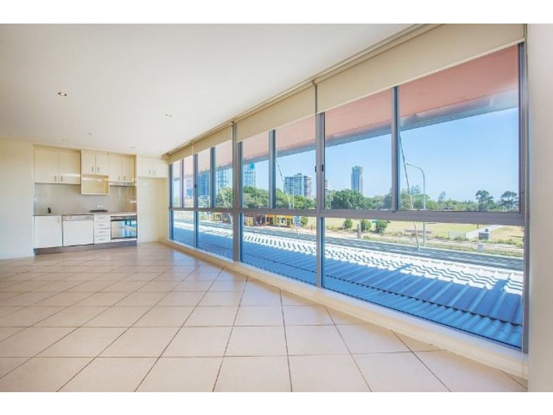 1 Como Crescent, Southport QLD 4215