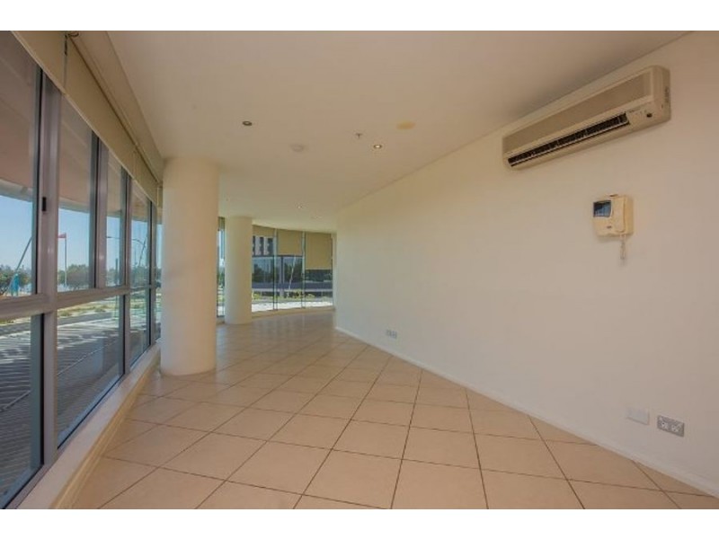 1 Como Crescent, Southport QLD 4215