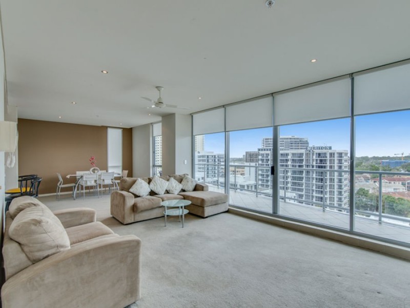 1 Como Crescent, Southport QLD 4215