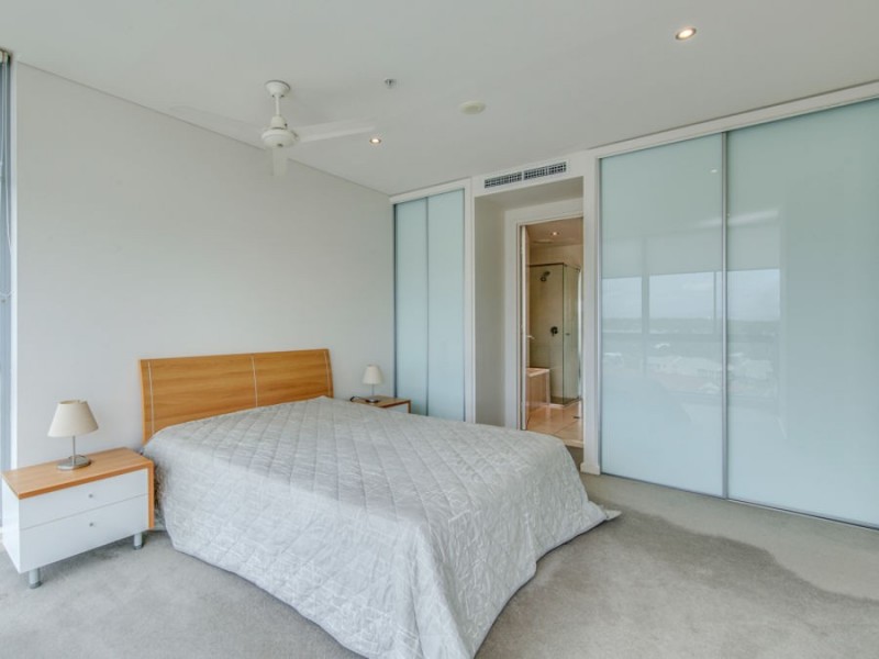 1 Como Crescent, Southport QLD 4215