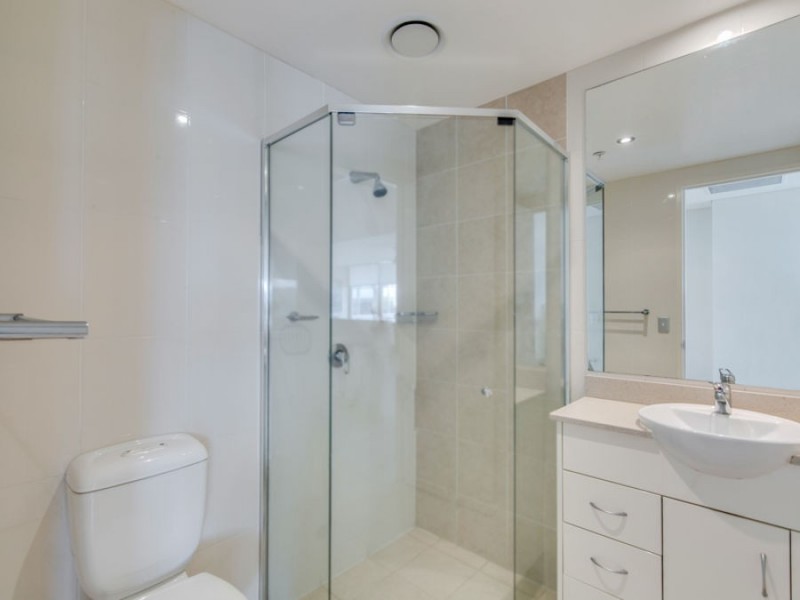 1 Como Crescent, Southport QLD 4215