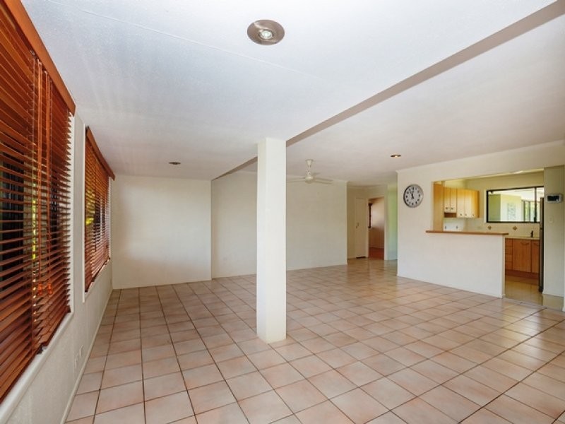 5 Bermuda Street, Broadbeach Waters QLD 4218
