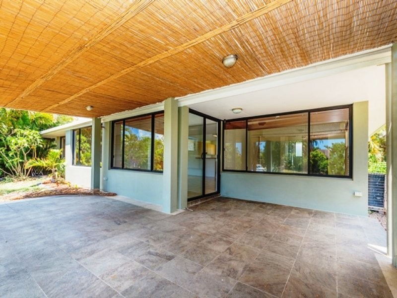 5 Bermuda Street, Broadbeach Waters QLD 4218