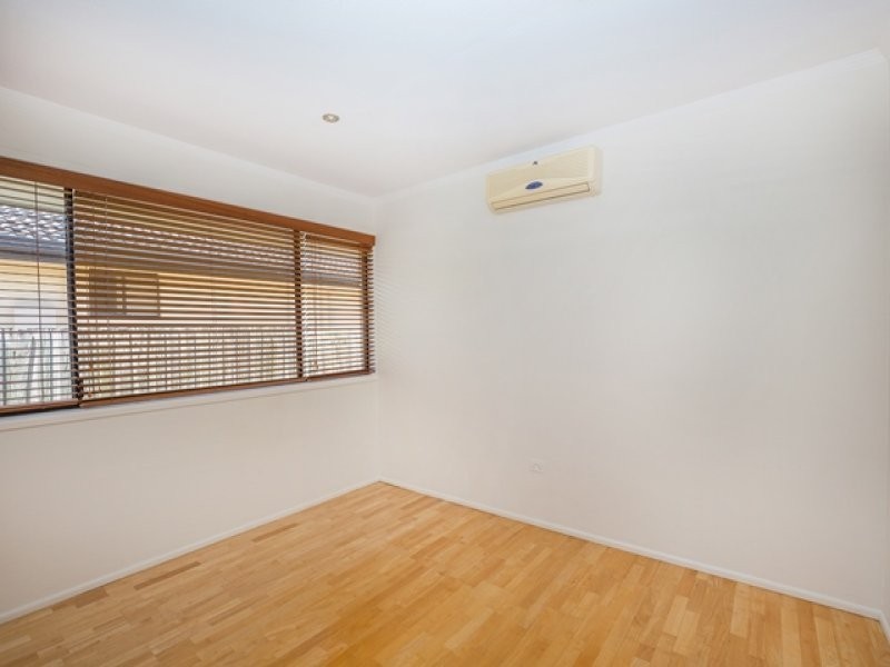 5 Bermuda Street, Broadbeach Waters QLD 4218