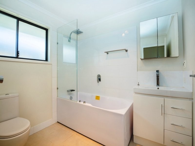 5 Bermuda Street, Broadbeach Waters QLD 4218