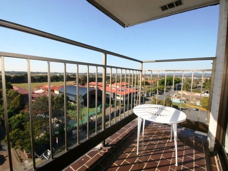 60 Fairways Drive, Clear Island Waters QLD 4226