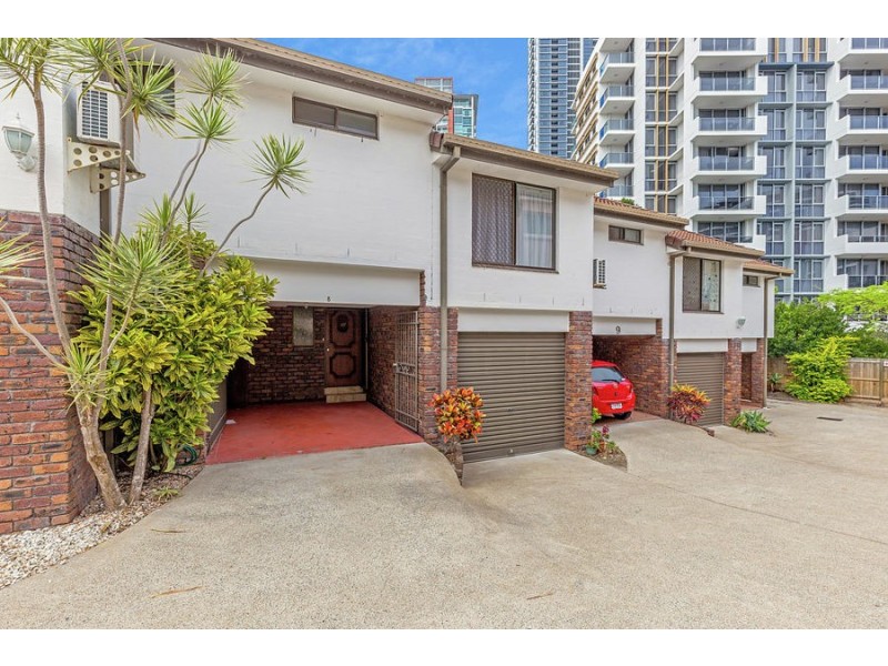 8/51 Bauer Street, Southport QLD 4215