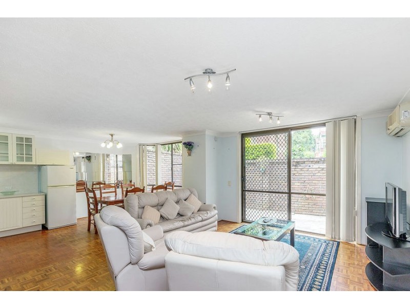 8/51 Bauer Street, Southport QLD 4215