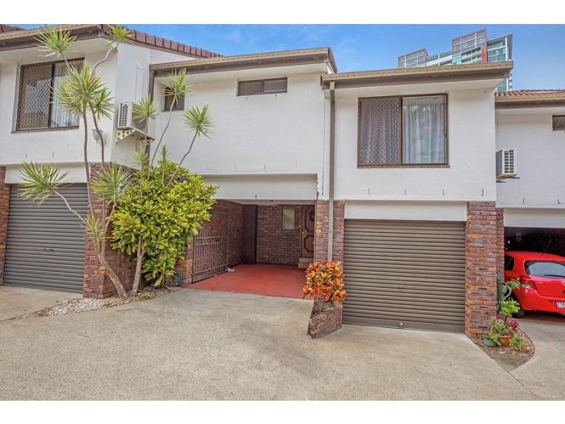 8/51 Bauer Street, Southport QLD 4215