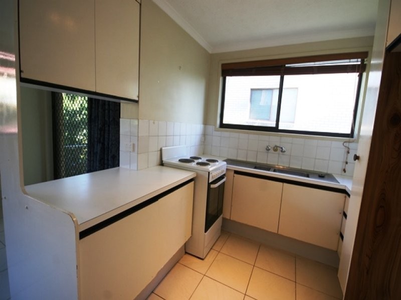16 Andrews Street, Southport QLD 4215