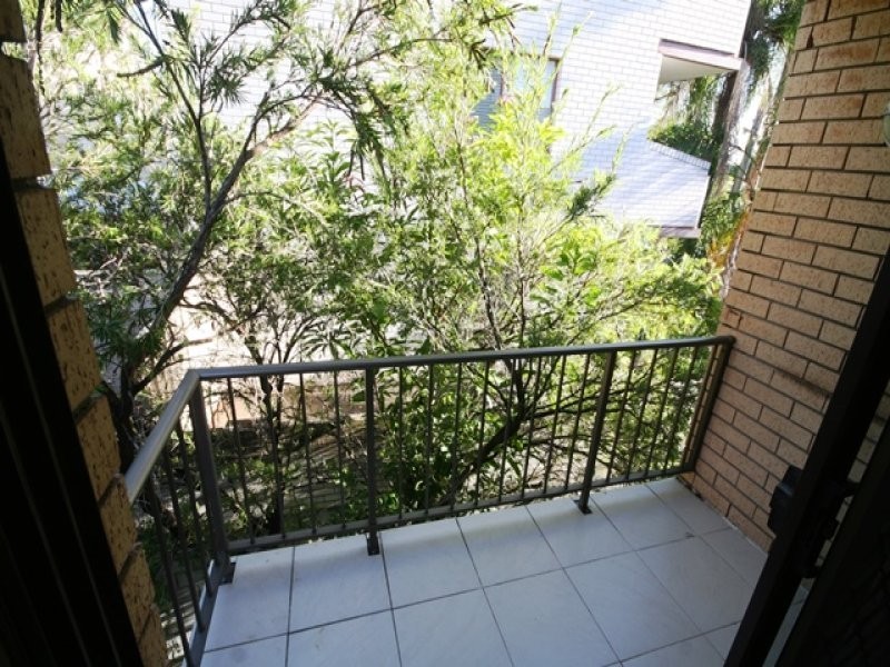 16 Andrews Street, Southport QLD 4215
