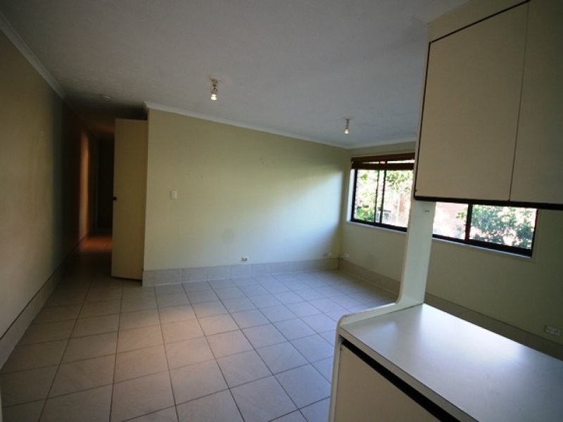 16 Andrews Street, Southport QLD 4215