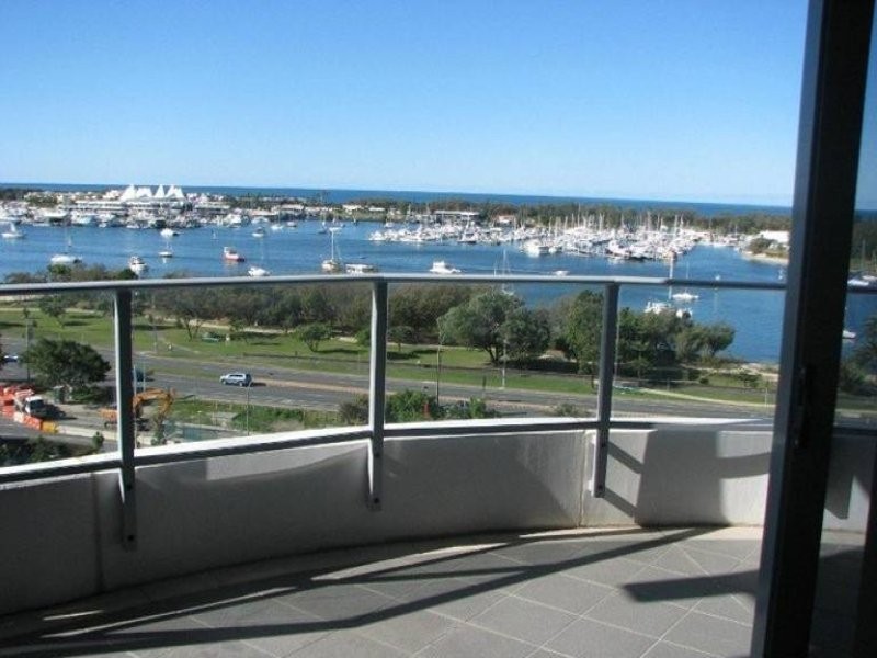 4 Como Crescent, Southport QLD 4215