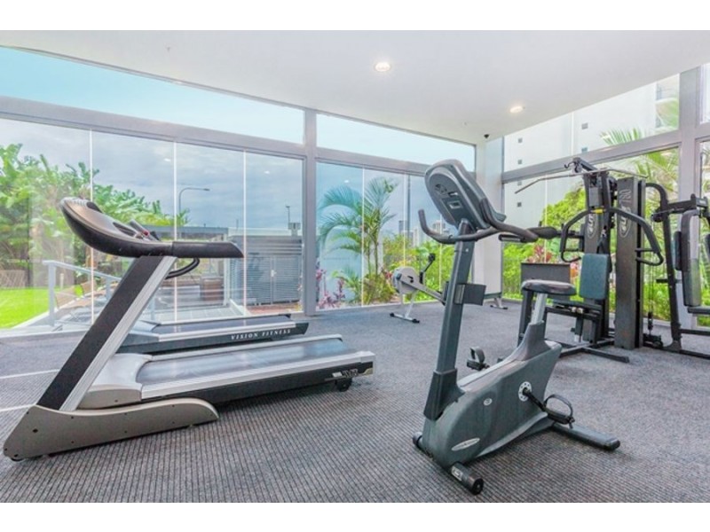 4 Como Crescent, Southport QLD 4215