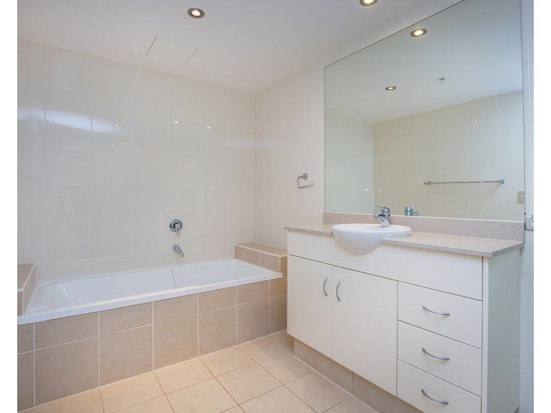 2701/1 Como Crescent, Southport QLD 4215