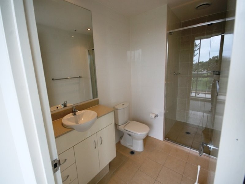 513/1 Como Crescent, Southport QLD 4215