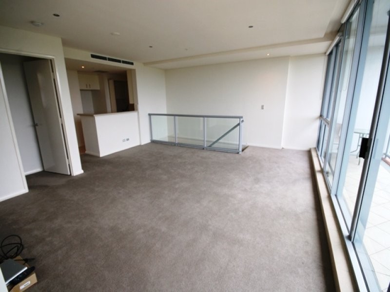 513/1 Como Crescent, Southport QLD 4215