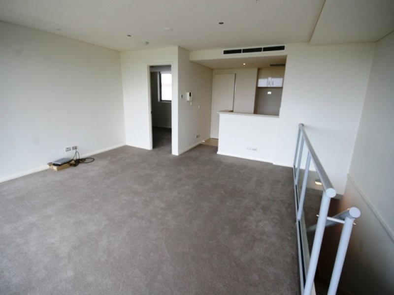 513/1 Como Crescent, Southport QLD 4215