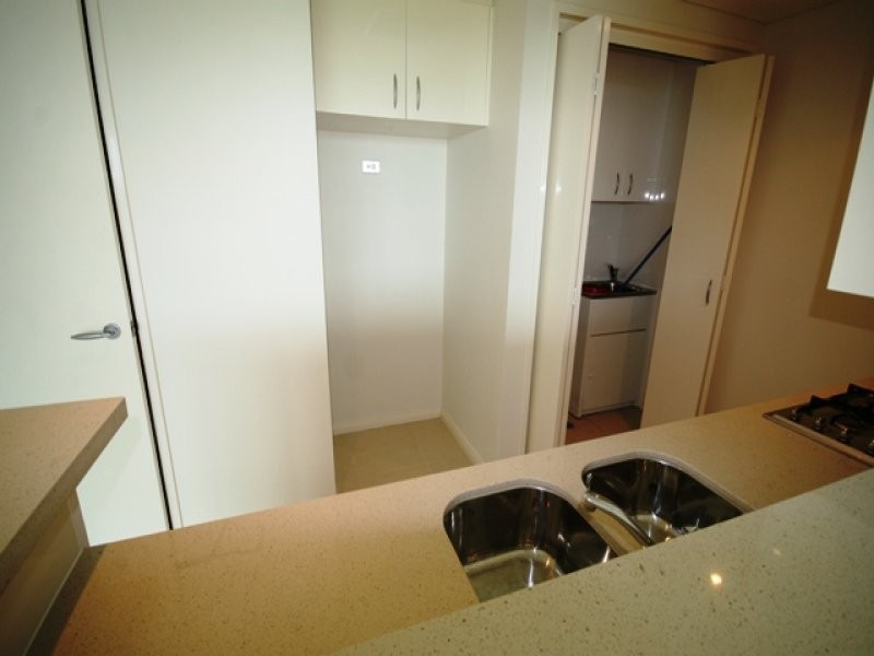 513/1 Como Crescent, Southport QLD 4215