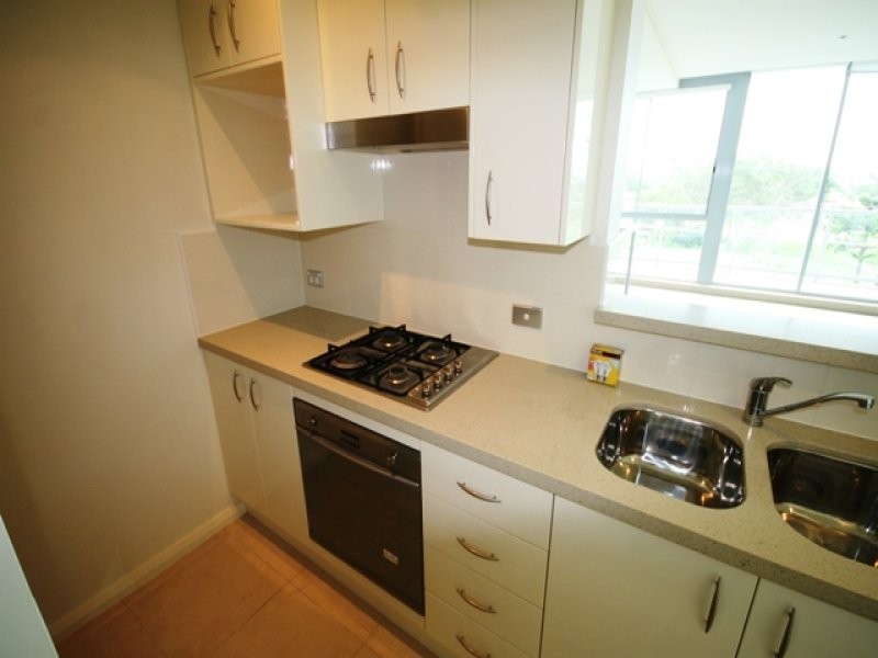 513/1 Como Crescent, Southport QLD 4215