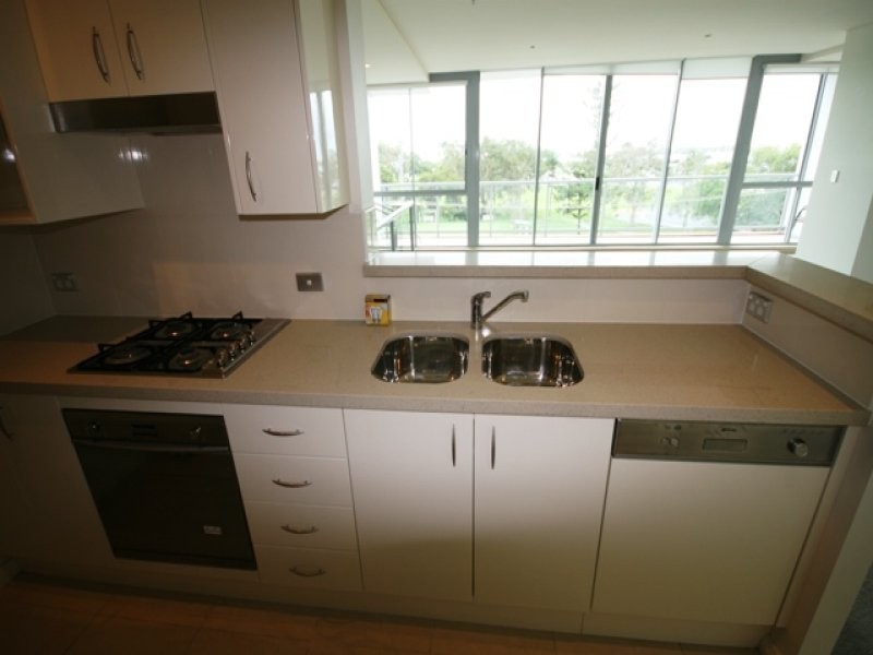 513/1 Como Crescent, Southport QLD 4215