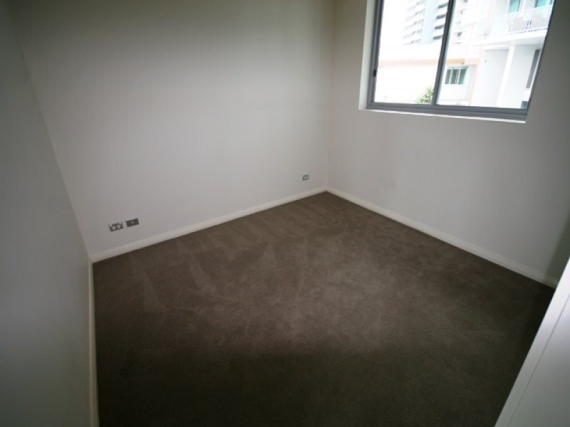 513/1 Como Crescent, Southport QLD 4215