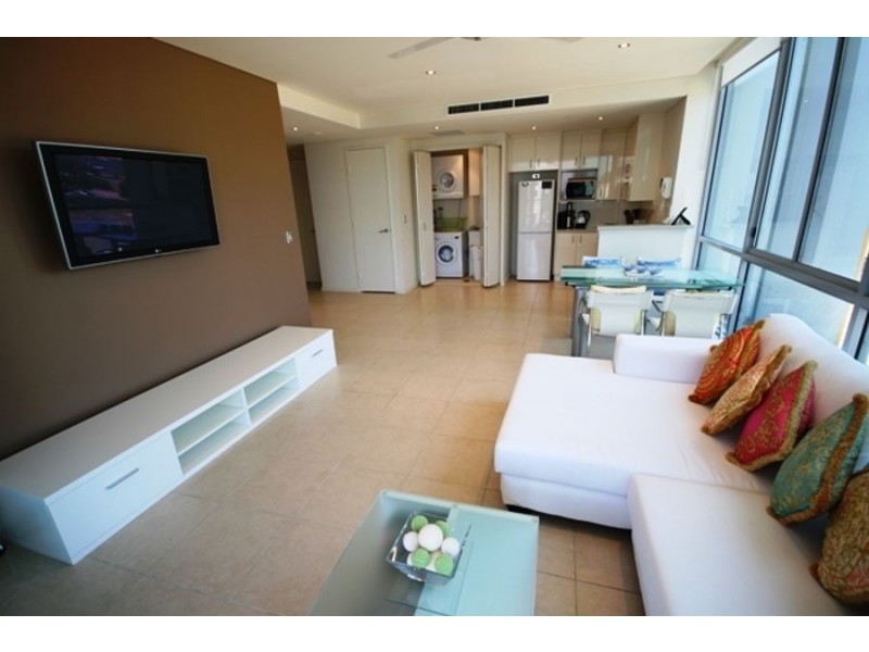808/1 Como Crescent, Southport QLD 4215