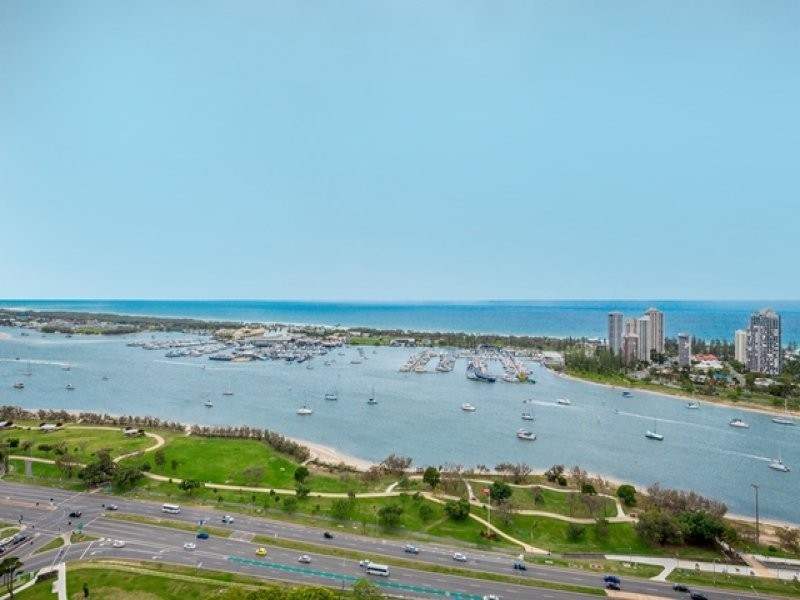 32/1 Como Crescent, Southport QLD 4215