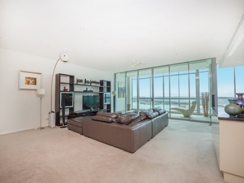 32/1 Como Crescent, Southport QLD 4215