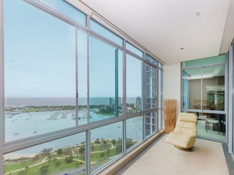 32/1 Como Crescent, Southport QLD 4215