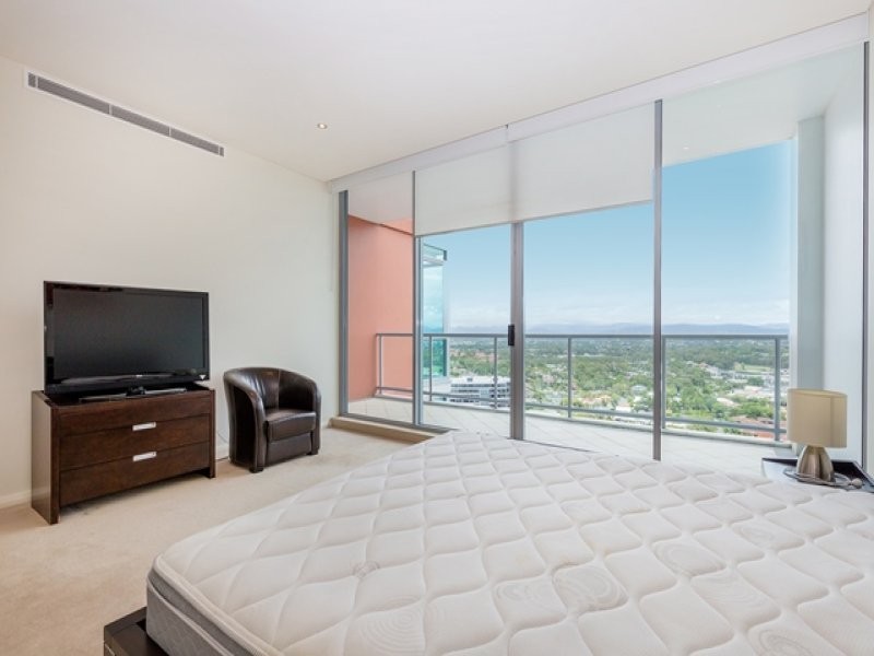 32/1 Como Crescent, Southport QLD 4215