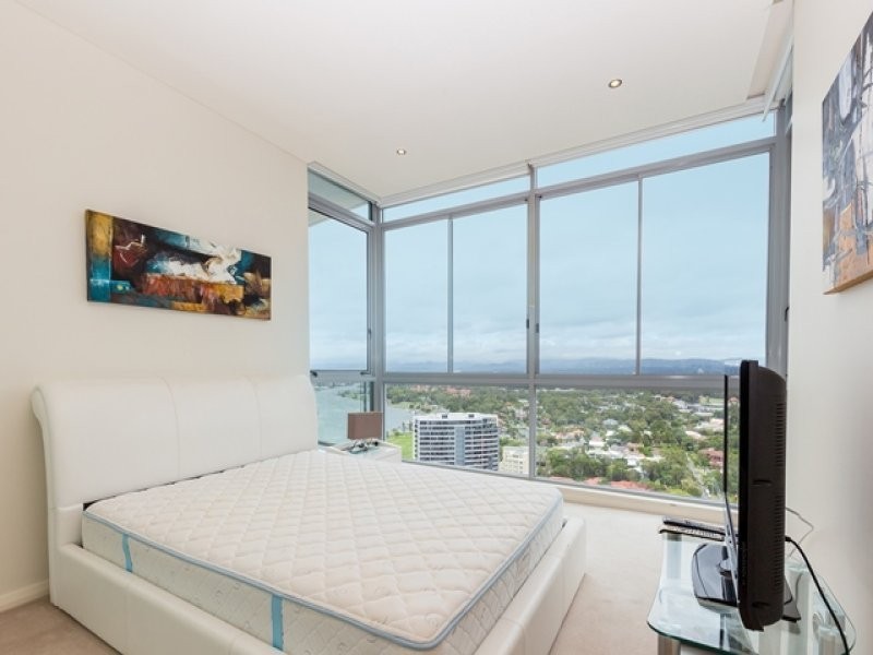 32/1 Como Crescent, Southport QLD 4215