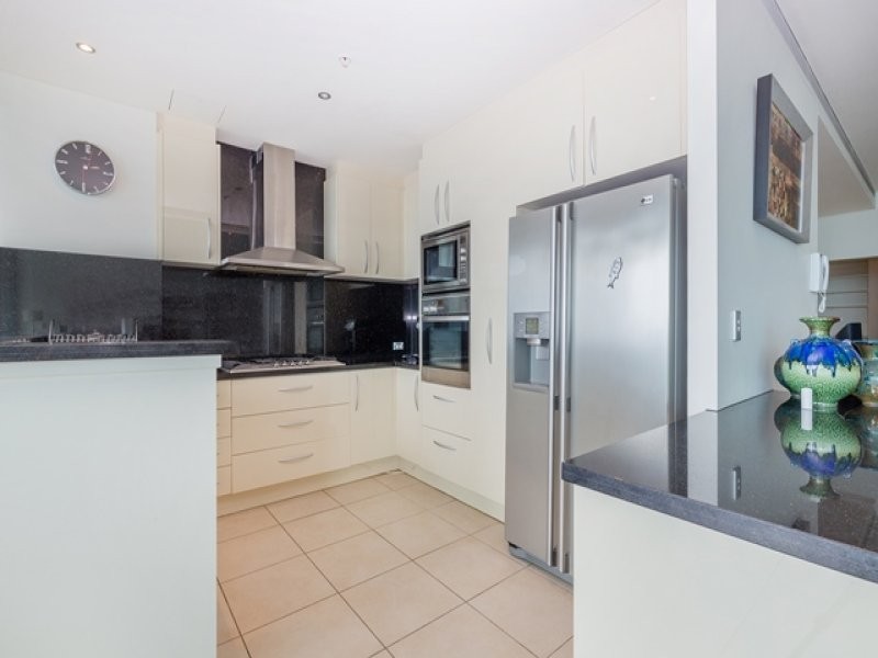 32/1 Como Crescent, Southport QLD 4215