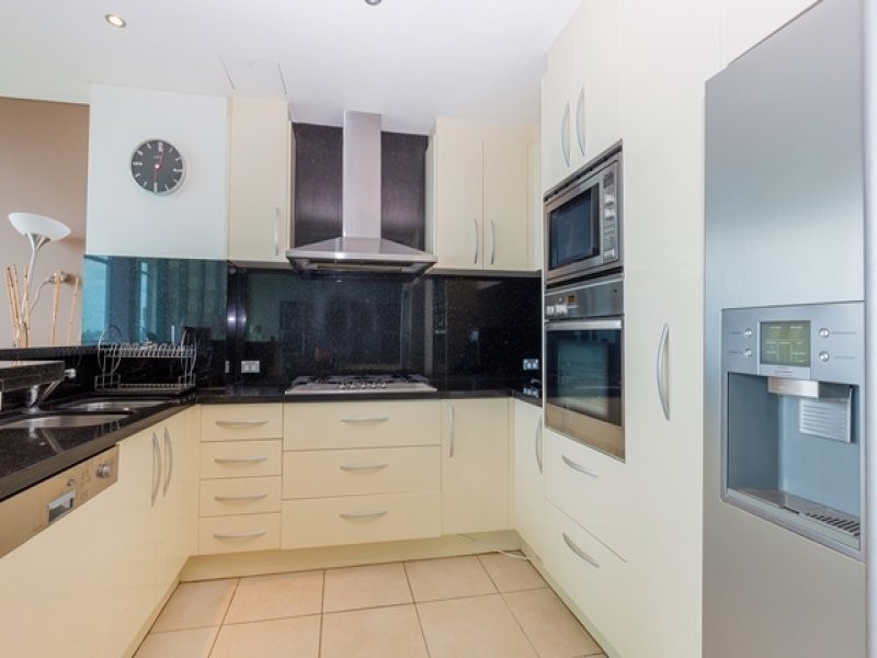 32/1 Como Crescent, Southport QLD 4215