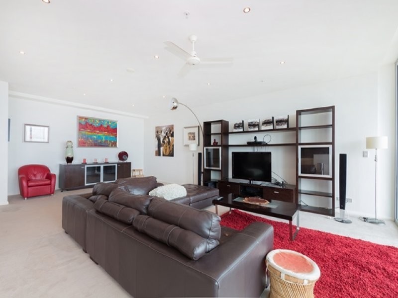 32/1 Como Crescent, Southport QLD 4215