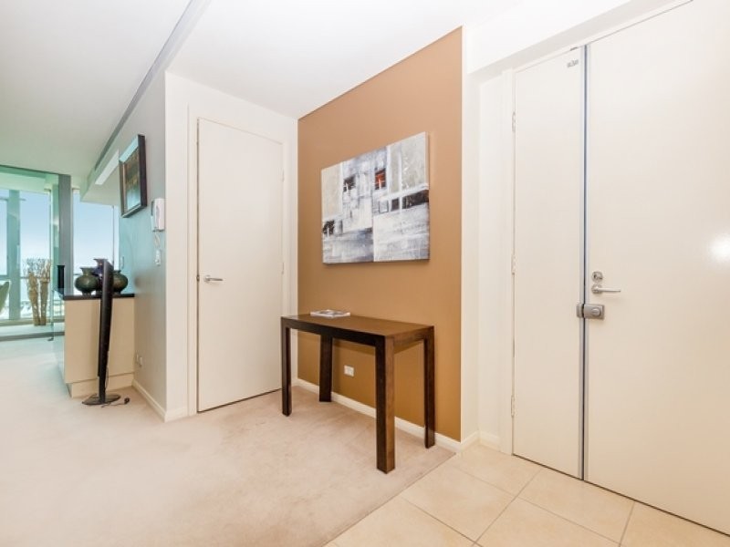 32/1 Como Crescent, Southport QLD 4215