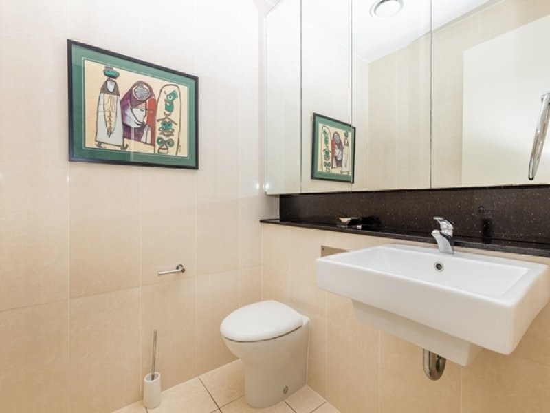 32/1 Como Crescent, Southport QLD 4215