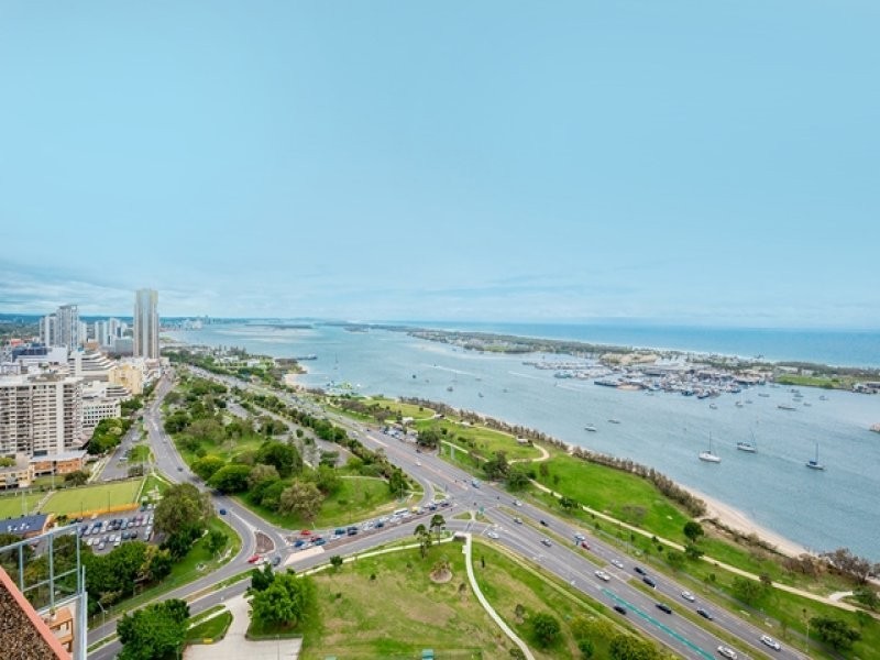 32/1 Como Crescent, Southport QLD 4215