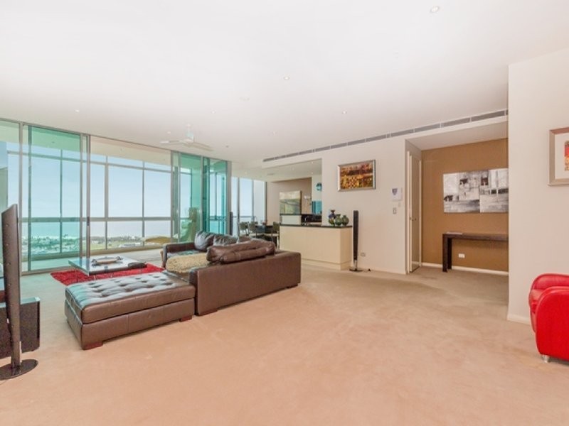 32/1 Como Crescent, Southport QLD 4215