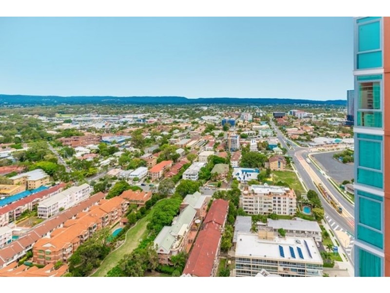 32/1 Como Crescent, Southport QLD 4215