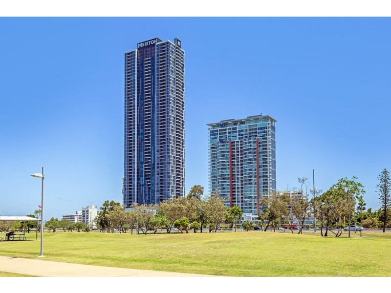 32/1 Como Crescent, Southport QLD 4215