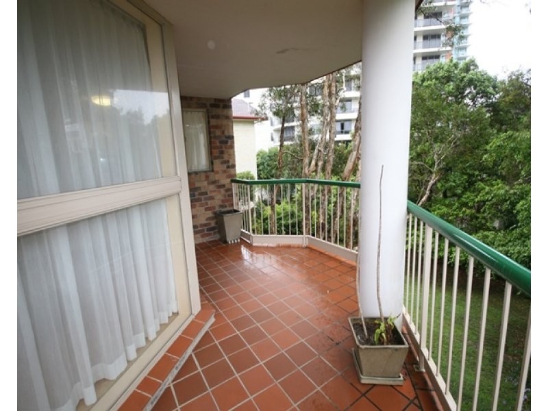 61 Bauer Street, Southport QLD 4215