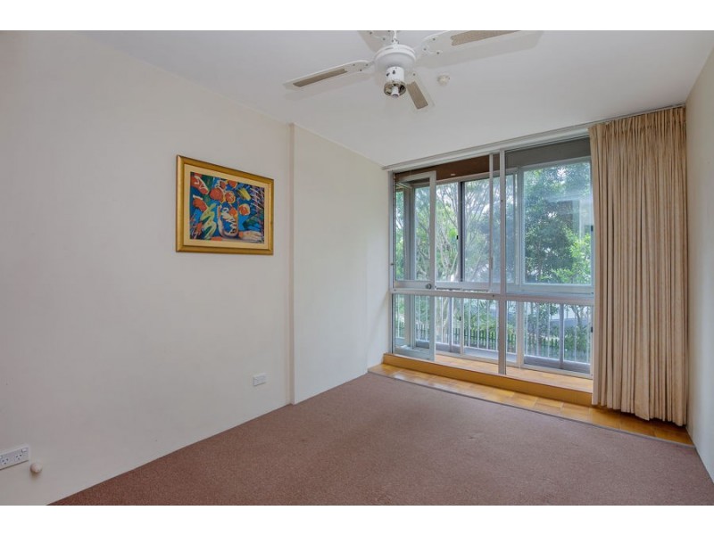 18 Queen Street, Southport QLD 4215