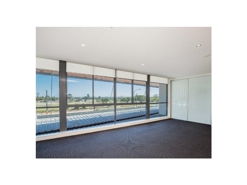 1 Como Crescent, Southport QLD 4215